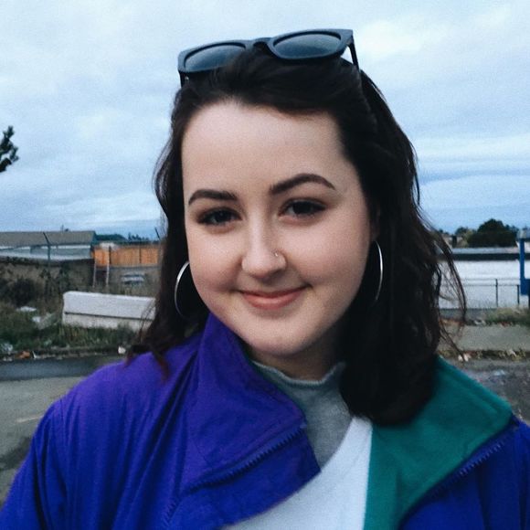 Meet your Posher, Molly - Picture 1 of 1